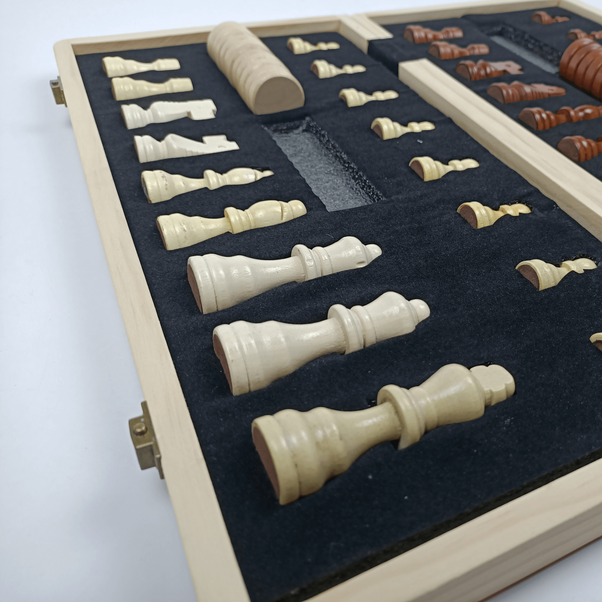 JUNSD WOODEN MAGNETIC CHESS SET